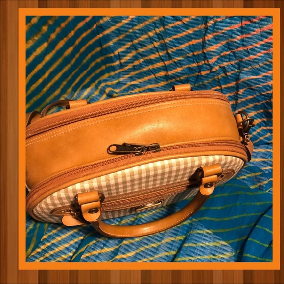 Carryland Crossbody with Handles Bag - Picture 6 of 7